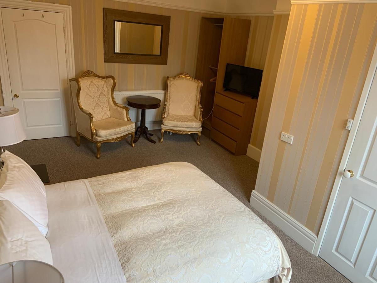 Entire Seaside Home, Sleeps 8, All En-Suite Rooms New Brighton Exterior photo